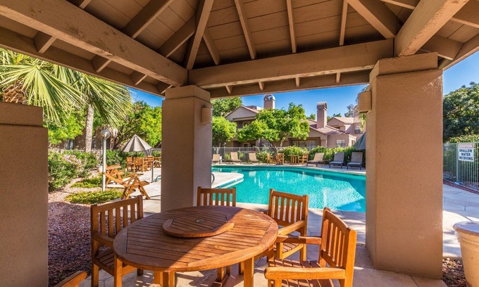 Villa Antigua Copropriété | LUXE 2br / 2baRemodel au coeur de Scottsdale! PISCINE CHAUFFÉE, GYM, TERRAIN DE TENNIS