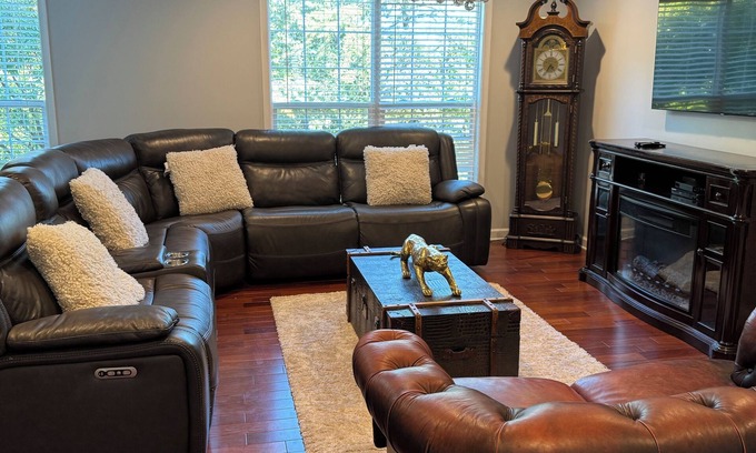 Ferndale Maison | Luxury 3-bed Townhome W/Modern finishes & Easy access to Baltimore &Annapolis.