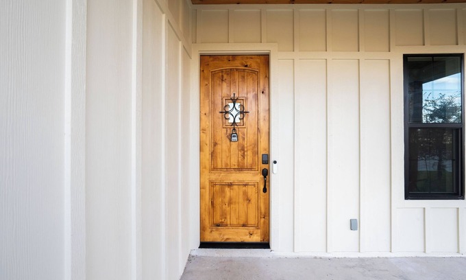 Alamo Heights Maison | Luxury 3-bedroom Farmhouse with Pool Centrally Located in San Antonio