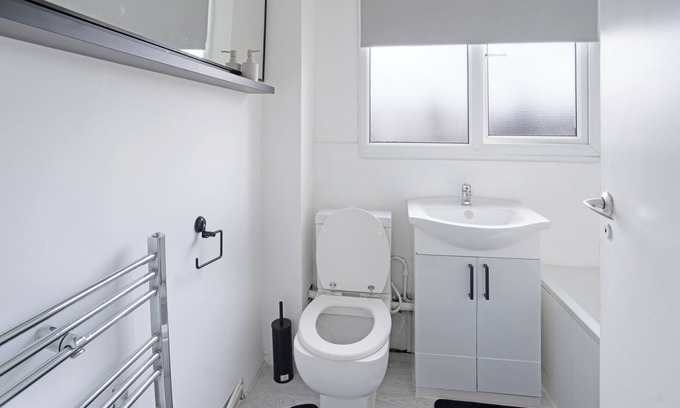 Noel Park Maison | Luxury 3 Bedroom house in london