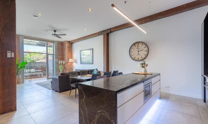 Teneriffe Appartement | Luxury 3 brm 2 bath Woolstore apt with Courtyard