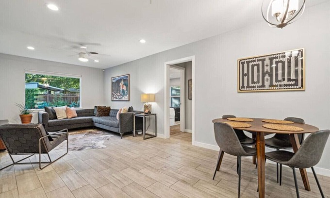 University Hills Maison | Luxury 3bd/2ba University Hills!