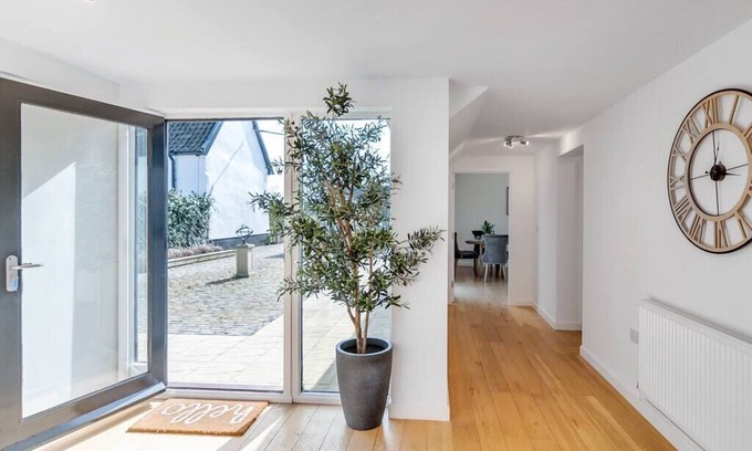 Hethel Maison | Luxury 3bed annex w/parking & outside space