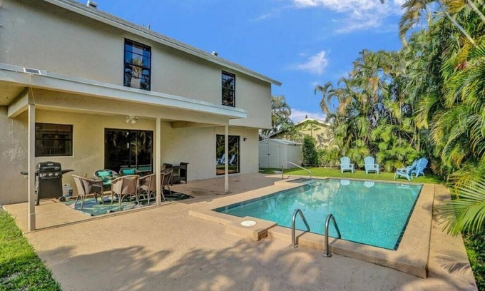 Delray Beach Maison | Luxury 3BR Home w/Private Pool and Game Room