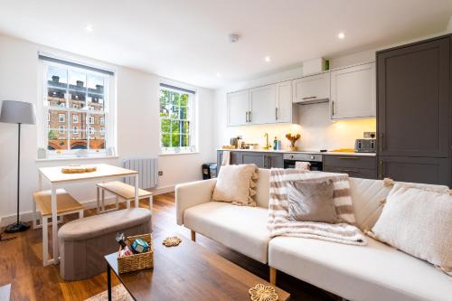 Kentish Town Appartement | Luxury 3BR Pool Table GymBike SmartTV WiFi AC
