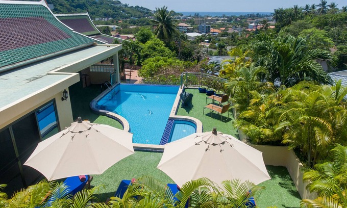 Kata Villa | Luxe 4 Chambres Pool Villa avec le chef