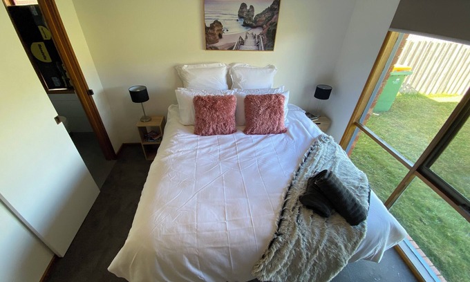 Portland Maison | LUXURY 4 BEDROOM KING BED SPA ARCADE WIFI NETFLIX SLEEPS 10 WITH BOAT PARKING