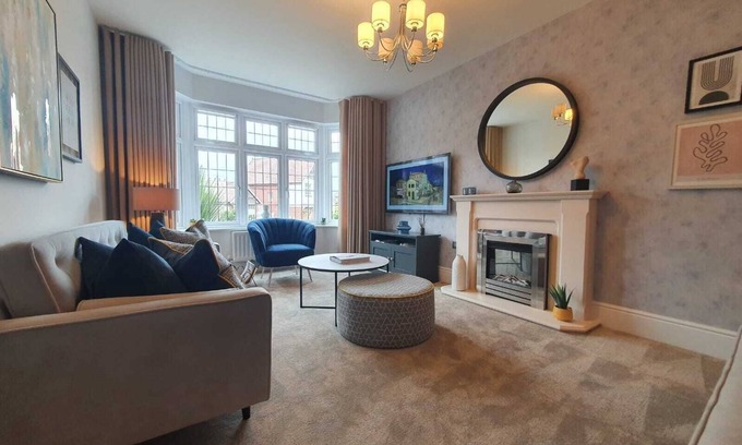 Luton Maison | Luxury 4 - New Bedroom House