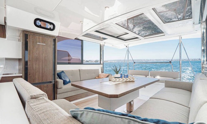 Lubbers Quarters Cay Location De Bateaux | Luxury 4 stateroom catamaran perfectly located on the docks of Conch Inn Marina