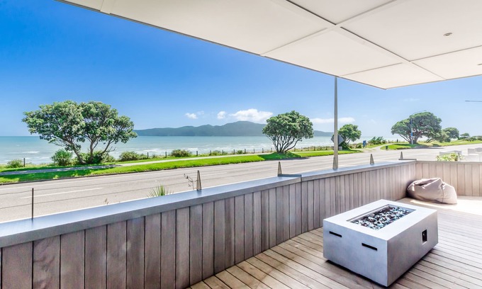 Paraparaumu Beach Maison | Luxury 470m2 Beachside Living