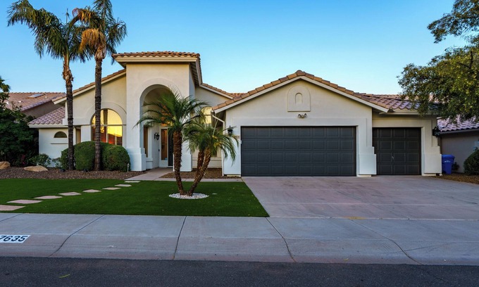Dave Brown Arabian Estates Maison | Luxury 4BR w/Heated Pool Near Mayo & Golf