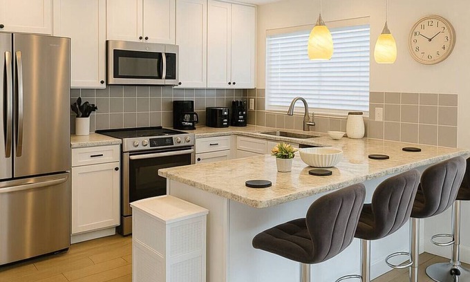 Casa Granada Townhouses Appartement | Luxury 4BR Walk to Fashion Sq