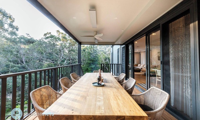 Manly Vale Maison | Luxury 5 Bedroom House With Aircon & Granny Flat