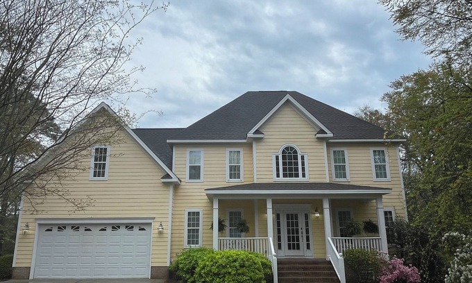 Cedar Point Maison | Luxury 5-bedroom house in Cedar Point with AC, WiFi, hotub, private yard & more!