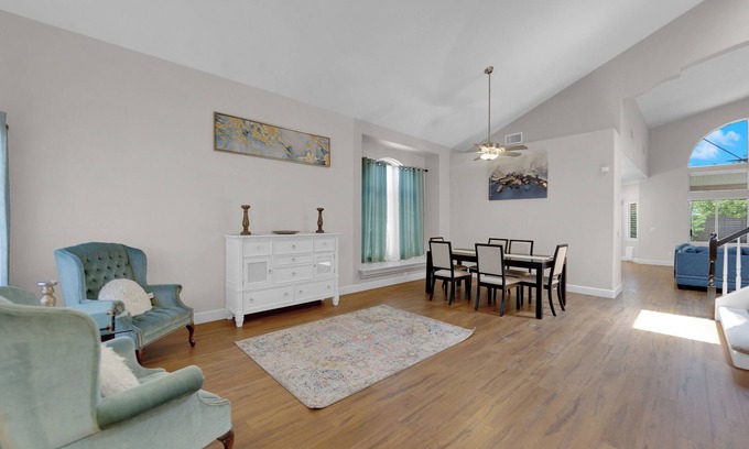 Spring Valley Maison | Luxury 5-bedroom house near to Strip