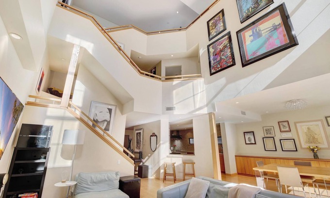Marina Peninsula Maison | Luxury 5-bedroom house with AC in Marina del Rey