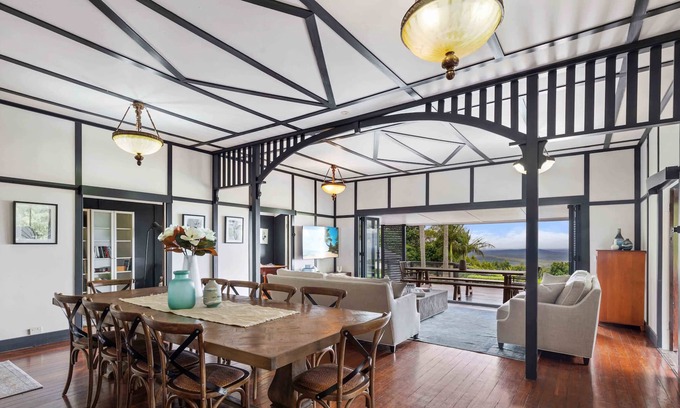 Landsborough Maison | Luxury Accommodation in the Heart of the Sunshine Coast Hinterland
