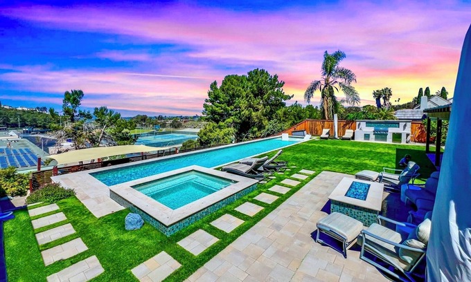 San Carlos Maison | Luxury Agua de Sol - Views/Pool/Spa/Sauna/Gym/EV In the heart of San Diego