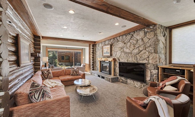 Salt Lake Mountain Resorts Maison | Luxe, emplacement et beaucoup d'équipements dans cette maison incroyable avec bain à remous