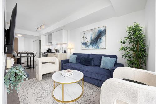 Garden District Appartement | Luxury and Spacious Suite Steps To Eaton Center