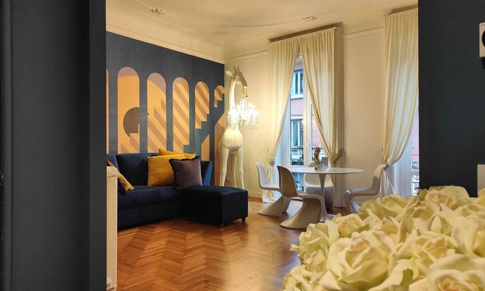 Central Station Appartement | Luxury Apart. Milan Downtown near Duomo 2 Bedrooms, 2 Baths, WiFi, AC and Subway