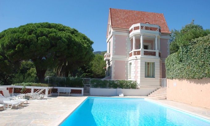Cavalaire-sur-Mer Appartement | luxury appt in Art Nouveaux house with pool and spectacula sea views