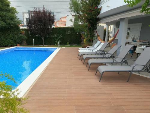 Corroios Appartement | Luxury Apartment 4 Bedrooms Pool in Marisol
