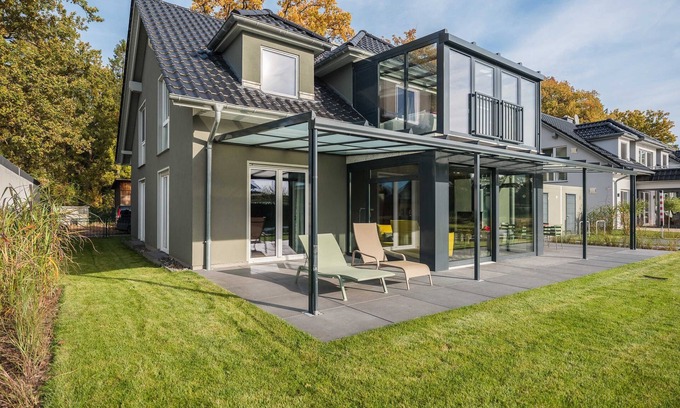 Krakow am See Appartement | Luxury apartment 122 m² directly on the water with boat - Luxus FeWO direkt am See mit Terrasse und Boot