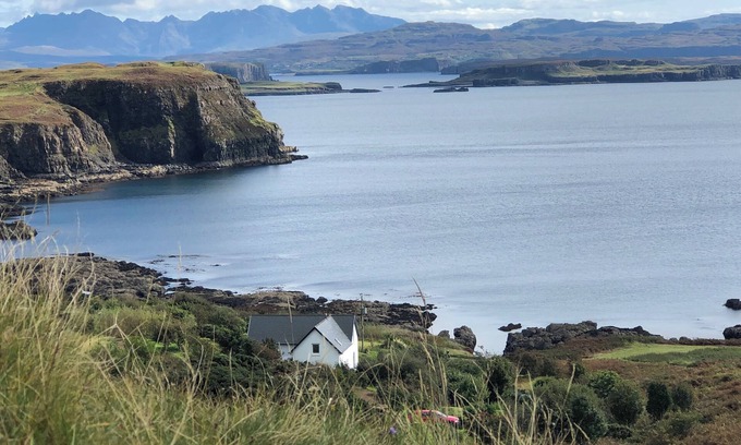Caroy Appartement | Luxury Apartment in absolutely stunning seafront location, Isle of Skye.