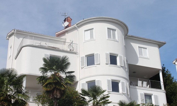 Icici Appartement | Appartement de luxe à Opatija pour 8 personnes avec piscine et literie en soie