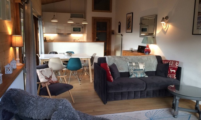 Morzine Appartement | Appartement de luxe pour 6 personnes. 350 m des remontées mécaniques et de la ville. Superbes vues, très bien coté.