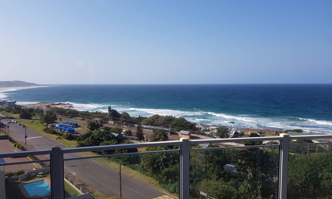 Scottburgh Appartement | Luxury Apartment with 180° seaviews