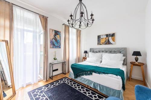 Petrska ctvrt Appartement | Luxury apartment with a balcony and a terrace