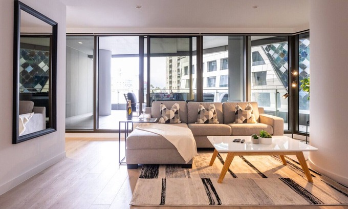 Melbourne Central Business District Appartement | The Ritz + Parking & Amenities