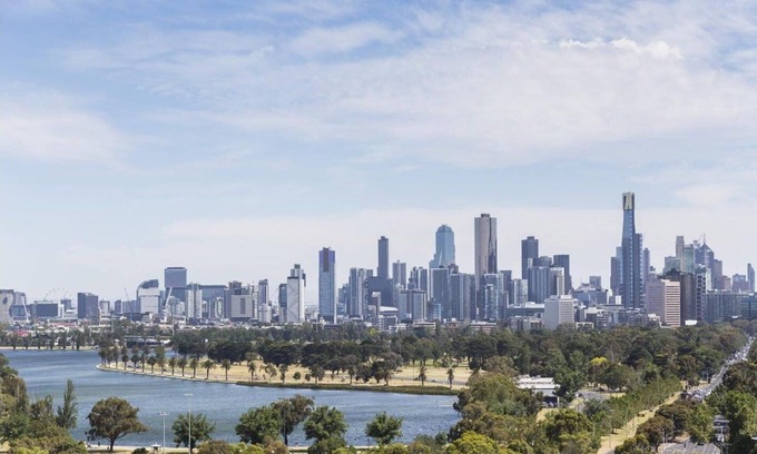 St Kilda Appartement | Luxury Apartment with Sweeping City Views and Rooftop Pool