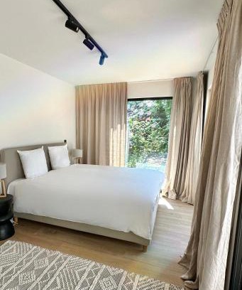 Stationsbuurt Noord Appartement | Luxury Apartment with Cosy Garden!