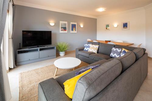 Atalaia Appartement | Luxury apartment with free use of pool, gym and spa