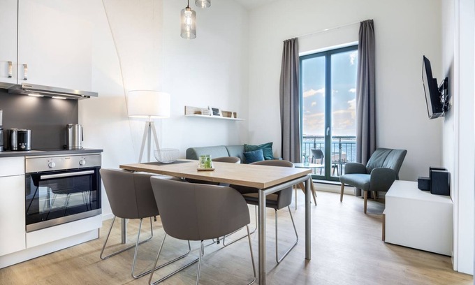 Wismar Appartement | Luxury apartment with gallery bedroom, roof terrace and unique harbor view! - Crust storage