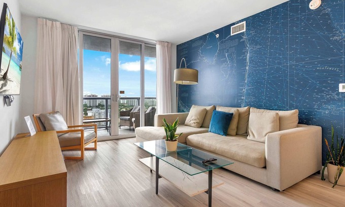 Hallandale Beach Appartement | Luxury Apt Near Beach with Pool and Gym Access