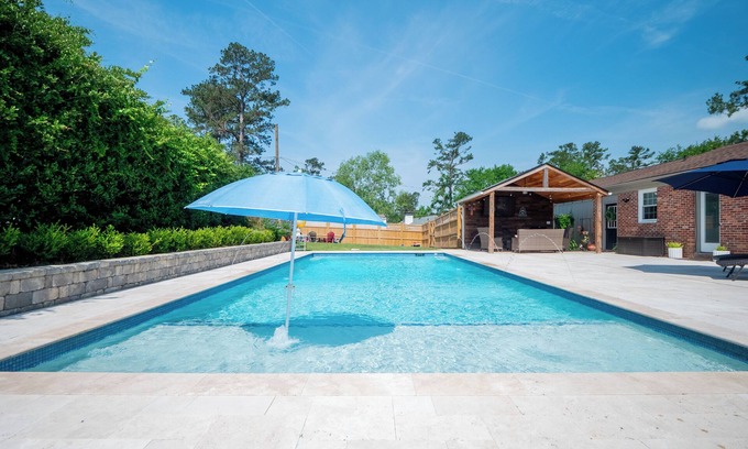 Valdosta Maison | Luxury At Meadowbrook, Pool Home, Fire Pit, Fort 2510sqft
