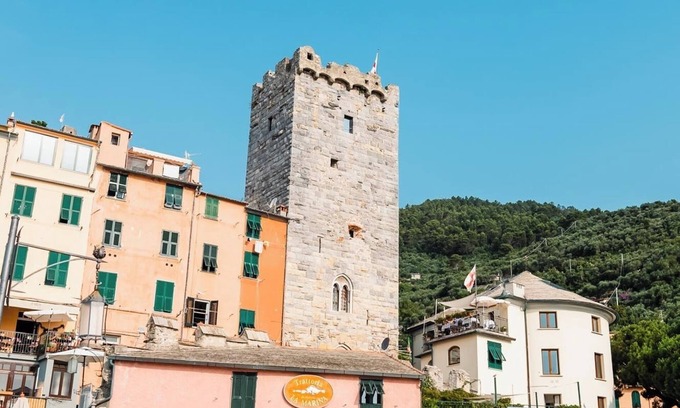 Portovenere Appartement | Luxury at Torre Venere - The World's Oldest Tower Stay with Modern Amenities