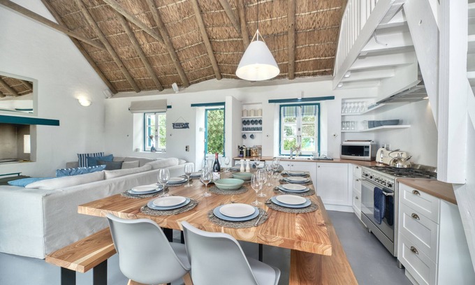 Struisbaai Maison | Luxury Beach Home | Games room & Braai | Pet friendly