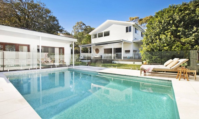 North Manly Maison | Luxury Beach House with Pool Near to Manly Beach