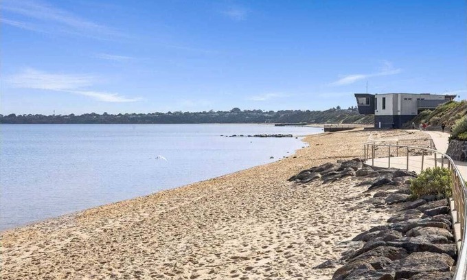 Parkdale Maison | Luxury Beach House With Bay Views, Rooftop & Lift