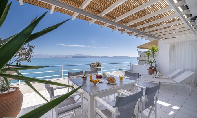 Kiveri Appartement | Loft de luxe sur la plage, balcon avec vue sur la mer, près de Nauplie, Mycènes