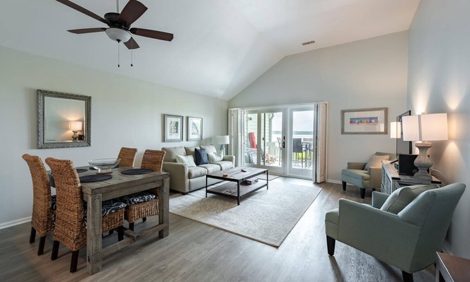 Seabrook Island Villa | Villa de luxe en bord de mer, récemment rénovée, Animaux admis, Cartes d'agrément incluses