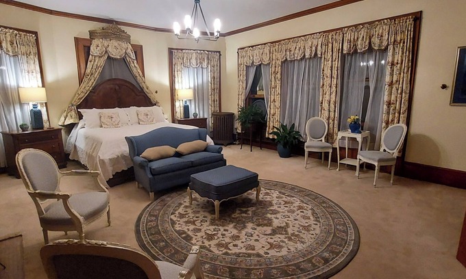 Lyons Falls Lit Et Petit-Déjeuner | luxury Bed & Breakfast accommodations Tug Hill NY