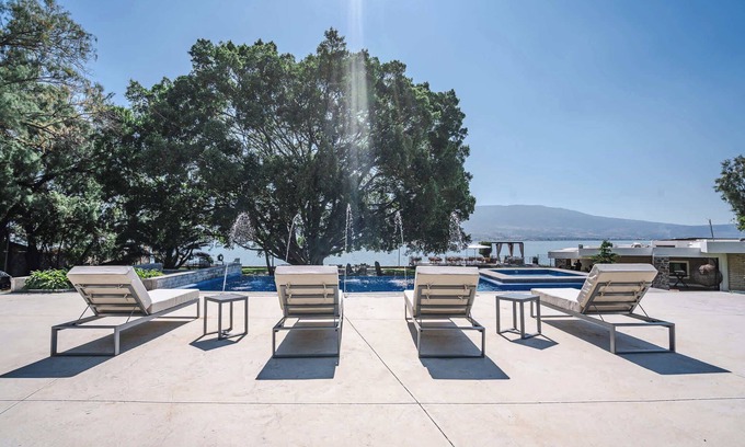 Cajititlan Maison | Luxury Bungalow Lake view Cajititlan
