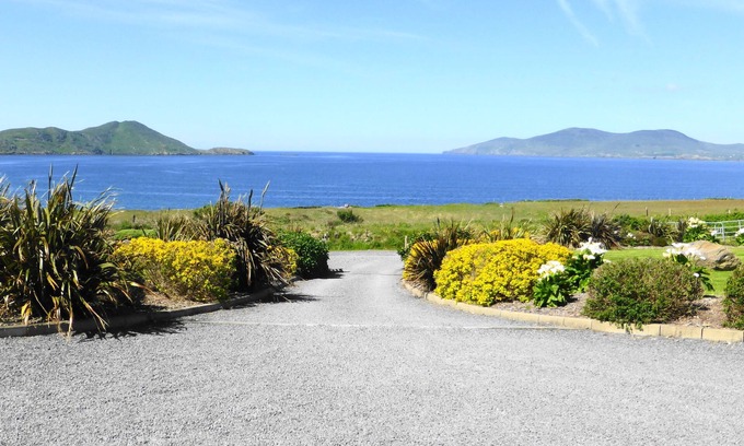 Caherdaniel Maison | Spectacular Bungalow with Sea, beach and Mountain views
