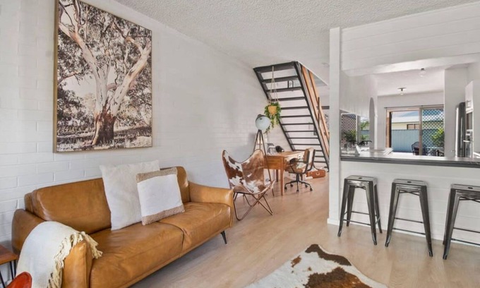 Wagga Wagga Appartement | Luxury by the Lagoon - Water Views, 3 Mins to CBD
